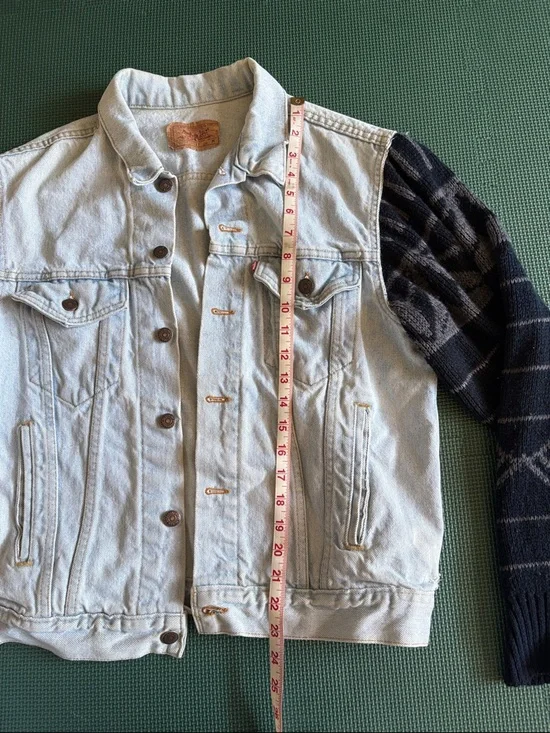 VTG RARE 90s Levi's Light Wash Denim Jacket With Aztec Knit Sleeves Size M - Picture 7 of 13
